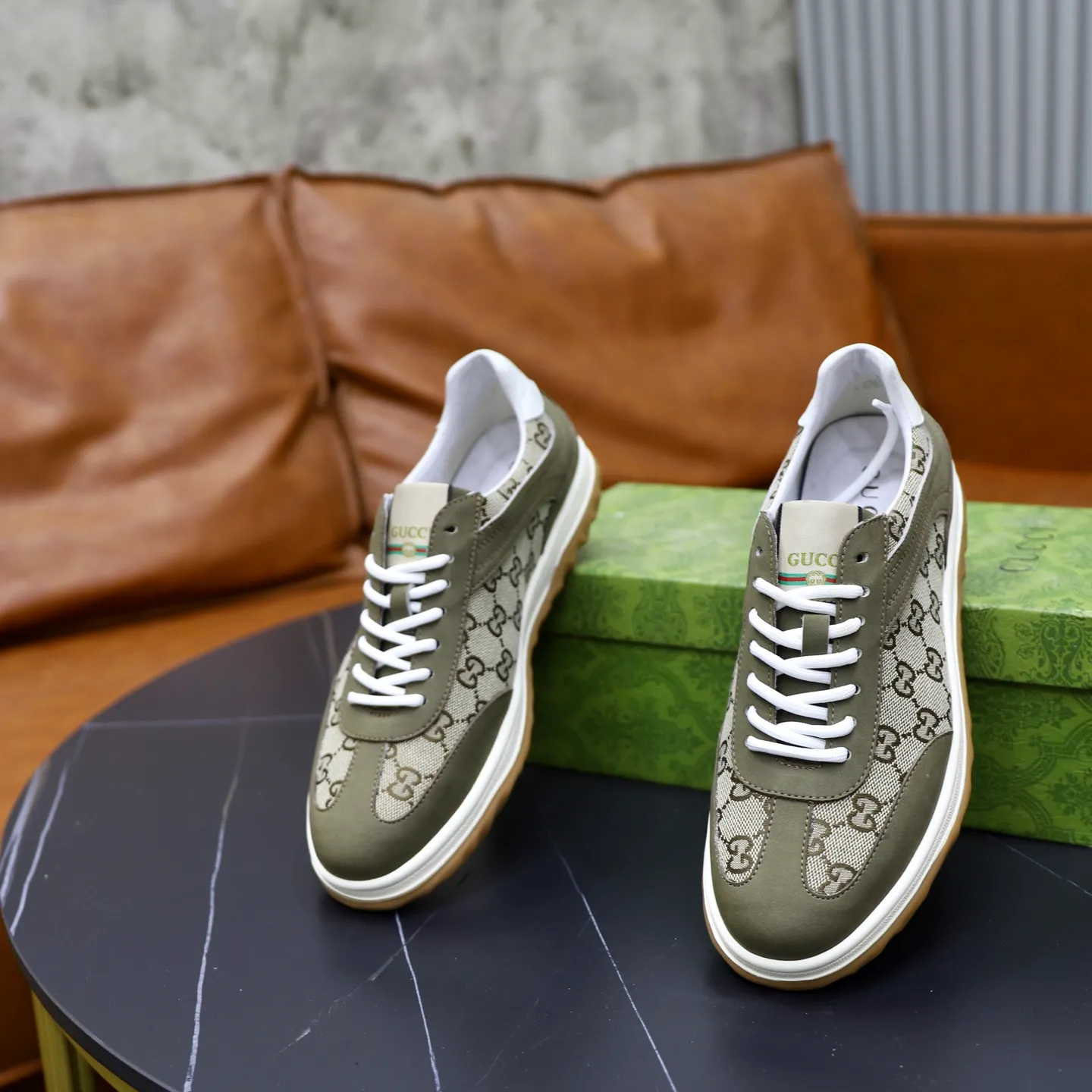 Men's shoes: 440💰🙅‍♂️🙅‍♂️🙅‍♂️ Brand: GUCCI Standard code: 38–44 (45 can be customized) Grade: Same as the official website Material: Original cowhide fabric Comfortable pigskin lining Lightweight wear-resistant outsole Style category: Men's fashionable casual shoes and boots Running sneakers Distinguished luxury brand elements Top luxury Color: actual picture color